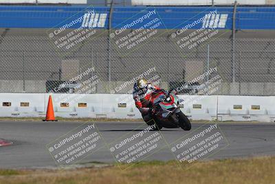 media/Nov-26-2022-Fastrack Riders (Sat) [[b001e85eef]]/Level 2/Session 3 Outside Turn 9/